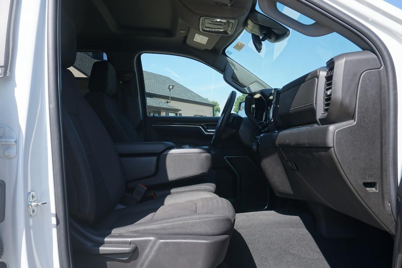 Chevrolet Silverado 1500 Vehicle Full-screen Gallery Image 31