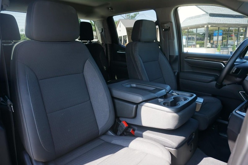 Chevrolet Silverado 1500 Vehicle Full-screen Gallery Image 32