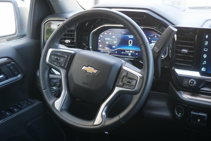 Chevrolet Silverado 1500 Vehicle Full-screen Gallery Image 34