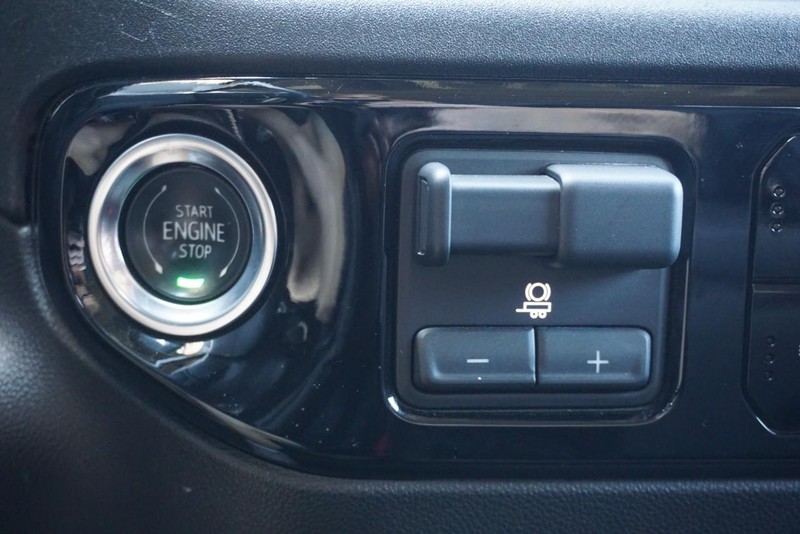 Chevrolet Silverado 1500 Vehicle Full-screen Gallery Image 46