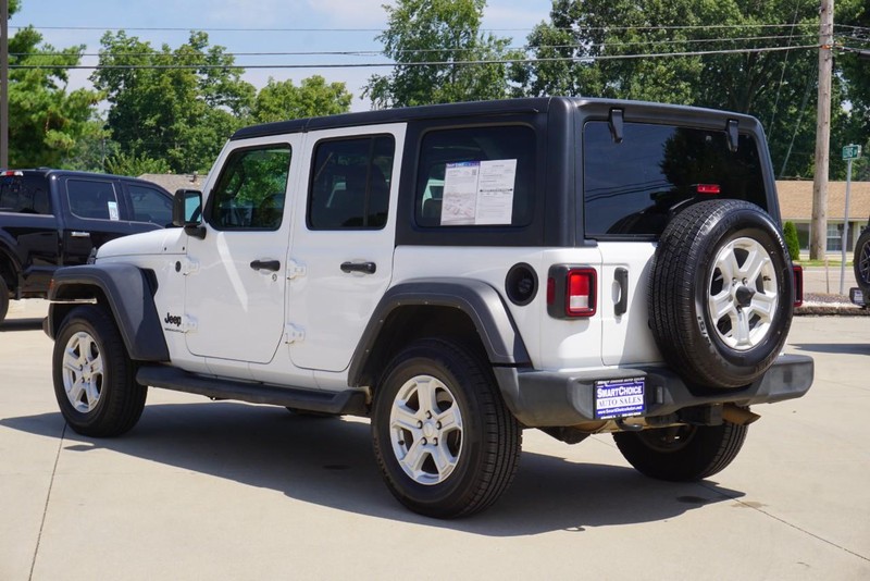 Jeep Wrangler Vehicle Full-screen Gallery Image 05