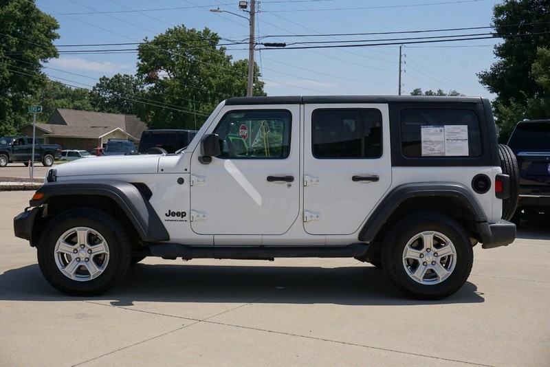 Jeep Wrangler Vehicle Full-screen Gallery Image 06