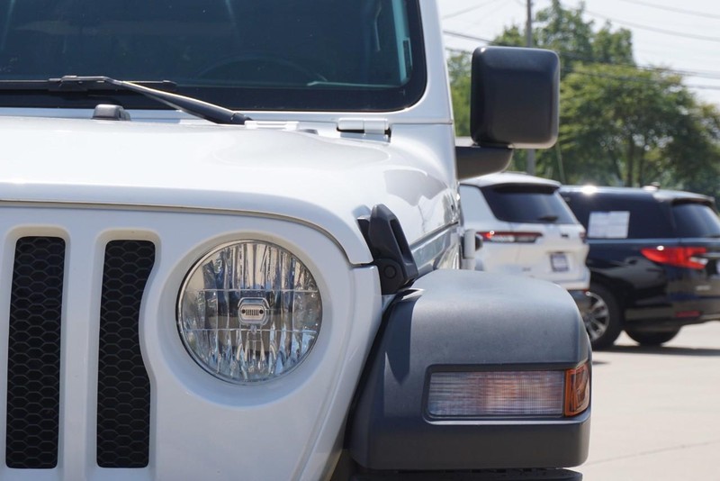 Jeep Wrangler Vehicle Full-screen Gallery Image 10