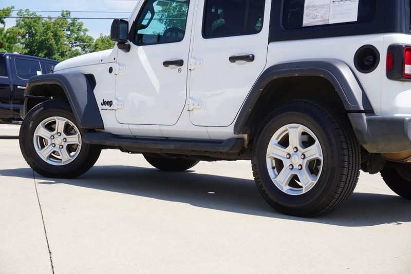 Jeep Wrangler Vehicle Full-screen Gallery Image 15