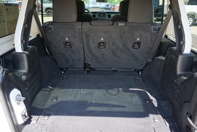 Jeep Wrangler Vehicle Full-screen Gallery Image 23