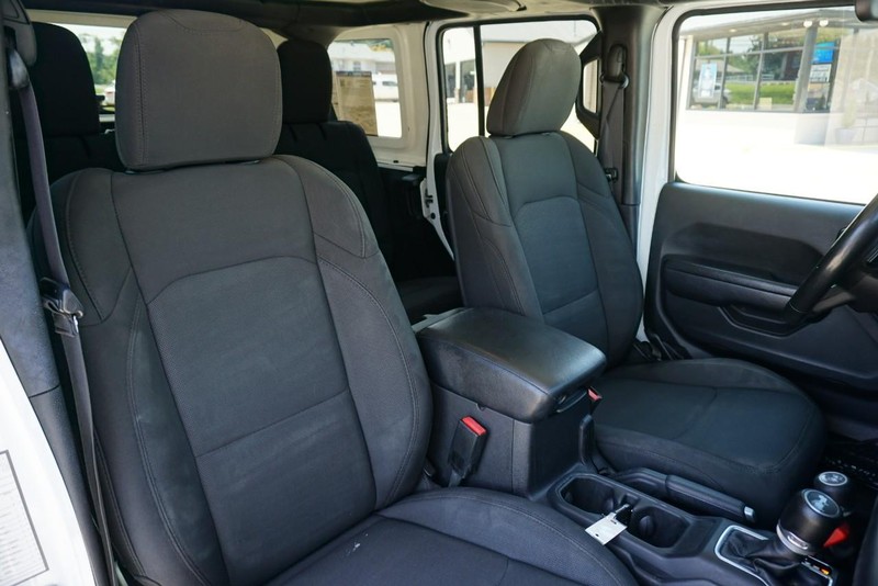 Jeep Wrangler Vehicle Full-screen Gallery Image 31