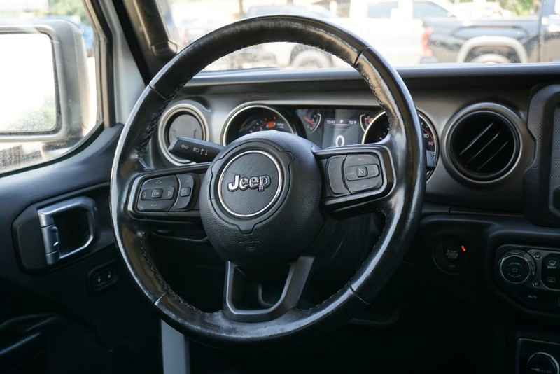 Jeep Wrangler Vehicle Full-screen Gallery Image 33
