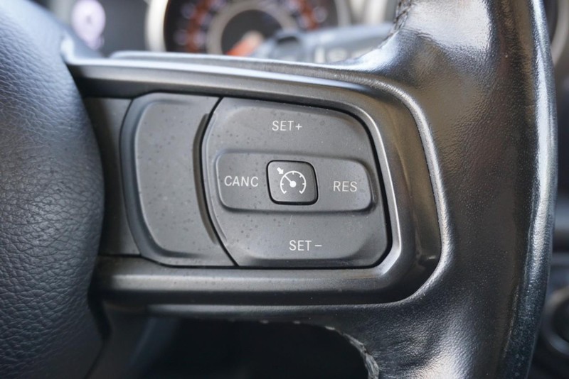 Jeep Wrangler Vehicle Full-screen Gallery Image 38