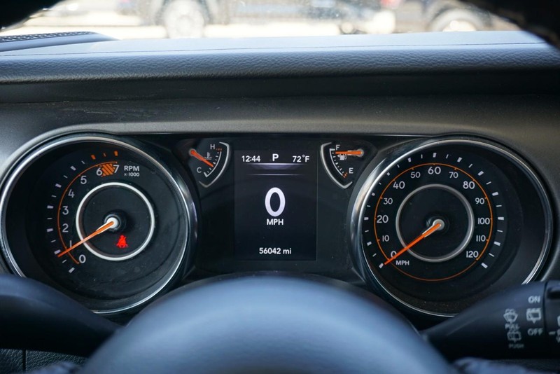 Jeep Wrangler Vehicle Full-screen Gallery Image 39