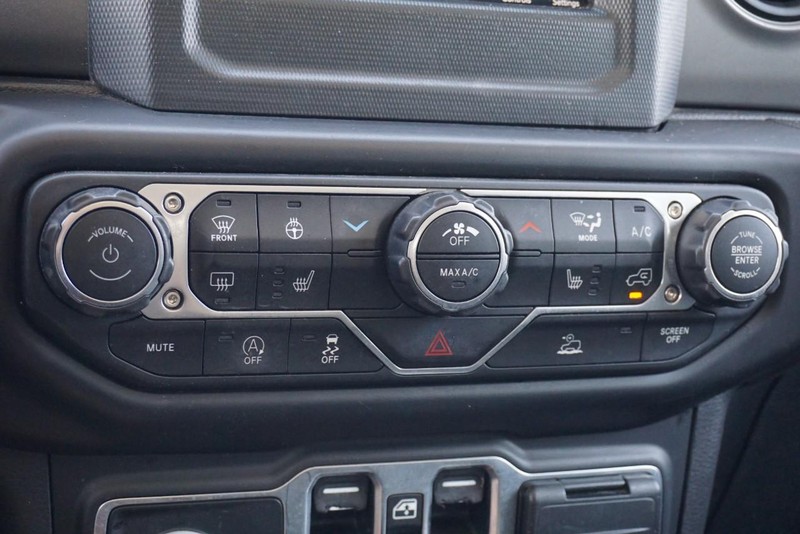 Jeep Wrangler Vehicle Full-screen Gallery Image 42