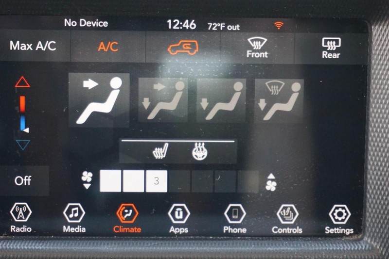 Jeep Wrangler Vehicle Full-screen Gallery Image 47