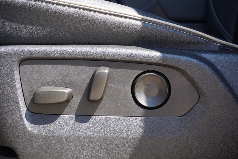 Chevrolet Tahoe Vehicle Full-screen Gallery Image 29