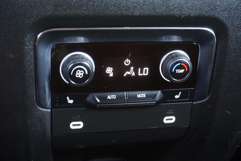 Chevrolet Tahoe Vehicle Full-screen Gallery Image 44