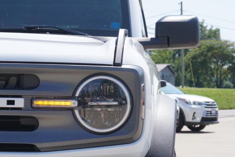 Ford Bronco Vehicle Full-screen Gallery Image 10