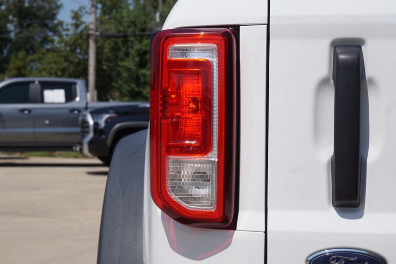 Ford Bronco Vehicle Full-screen Gallery Image 18