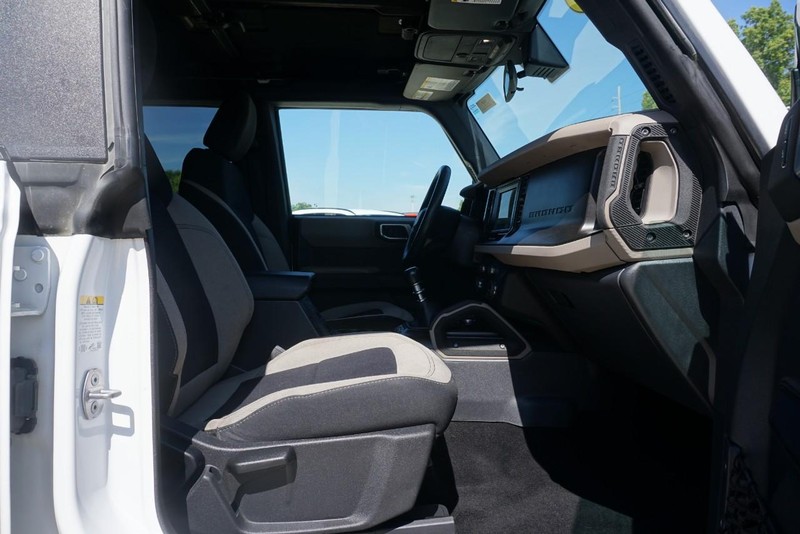 Ford Bronco Vehicle Full-screen Gallery Image 28