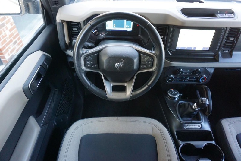 Ford Bronco Vehicle Full-screen Gallery Image 34