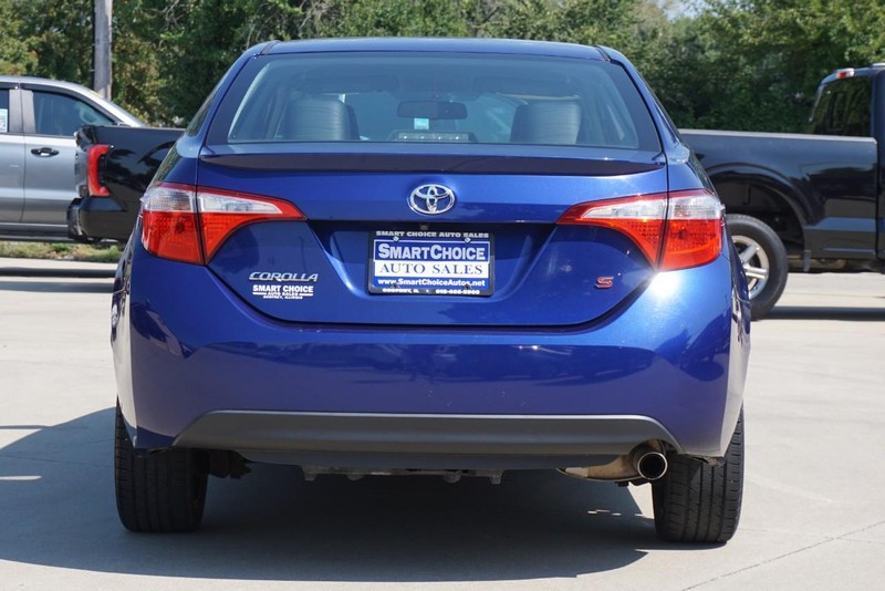 Toyota Corolla Vehicle Full-screen Gallery Image 04
