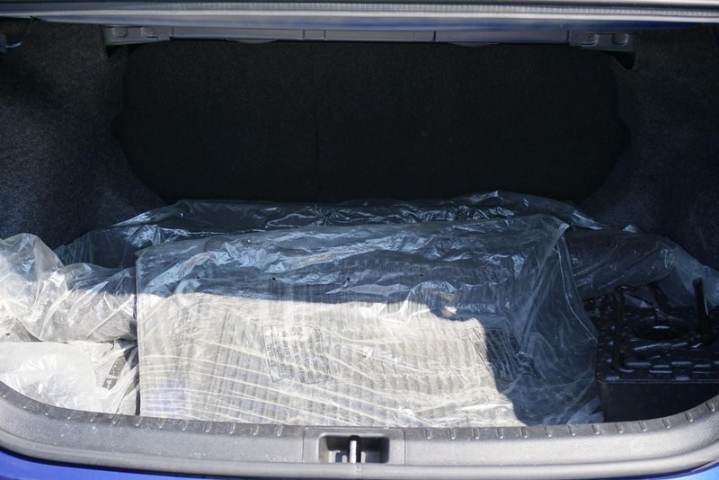 Toyota Corolla Vehicle Full-screen Gallery Image 20