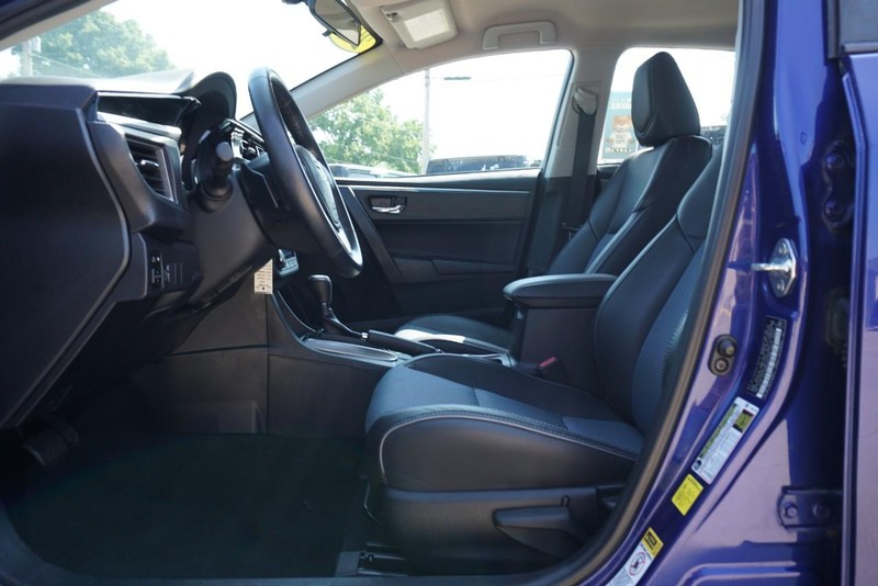 Toyota Corolla Vehicle Full-screen Gallery Image 21