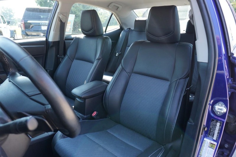 Toyota Corolla Vehicle Full-screen Gallery Image 22