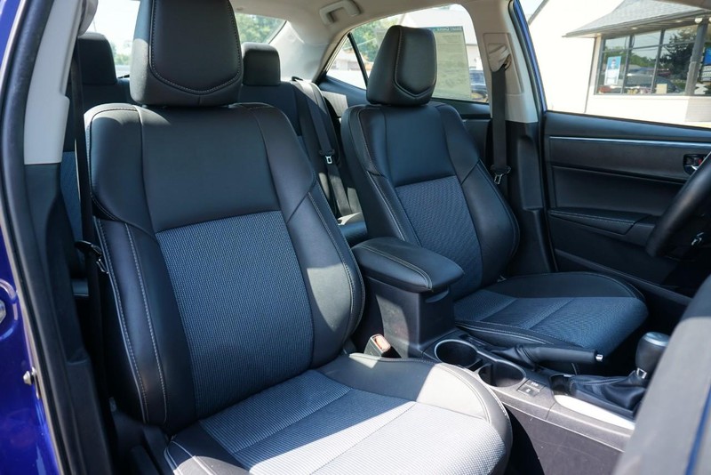 Toyota Corolla Vehicle Full-screen Gallery Image 28
