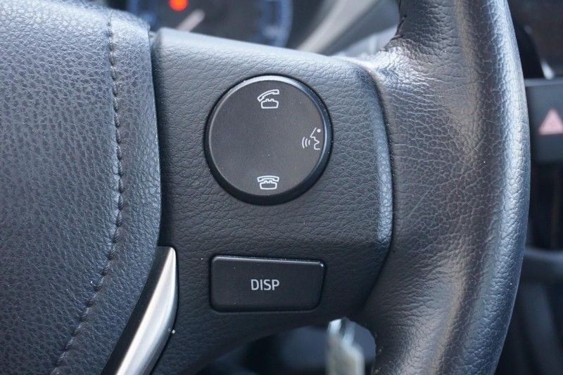 Toyota Corolla Vehicle Full-screen Gallery Image 35