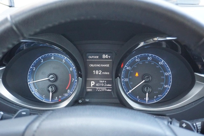 Toyota Corolla Vehicle Full-screen Gallery Image 36