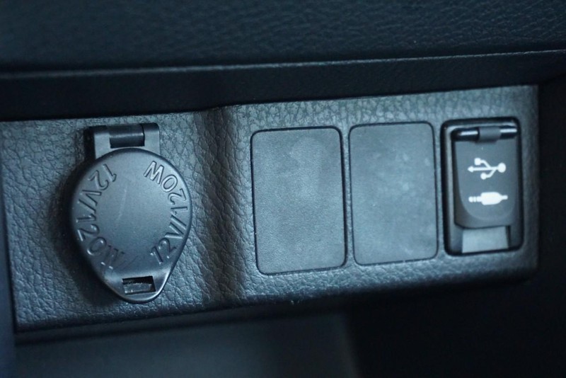 Toyota Corolla Vehicle Full-screen Gallery Image 40