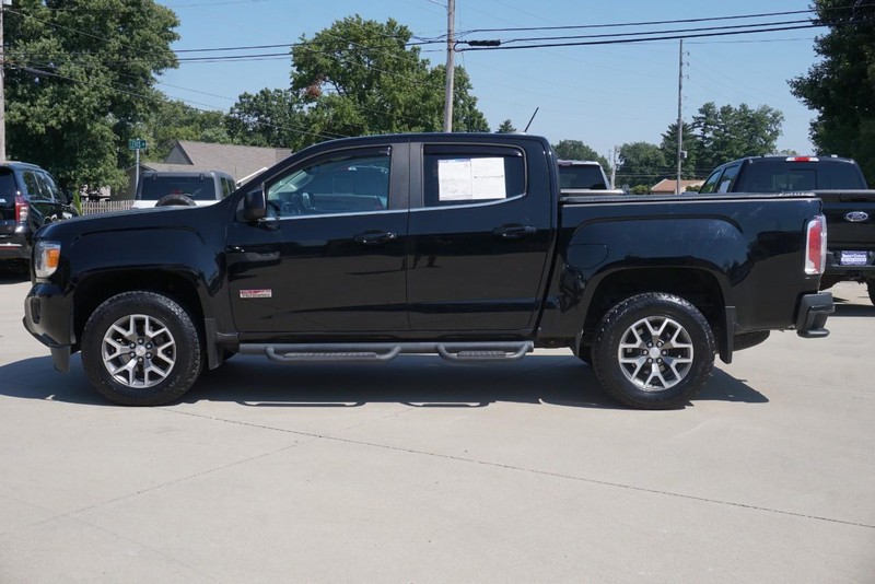 GMC Canyon Vehicle Full-screen Gallery Image 06
