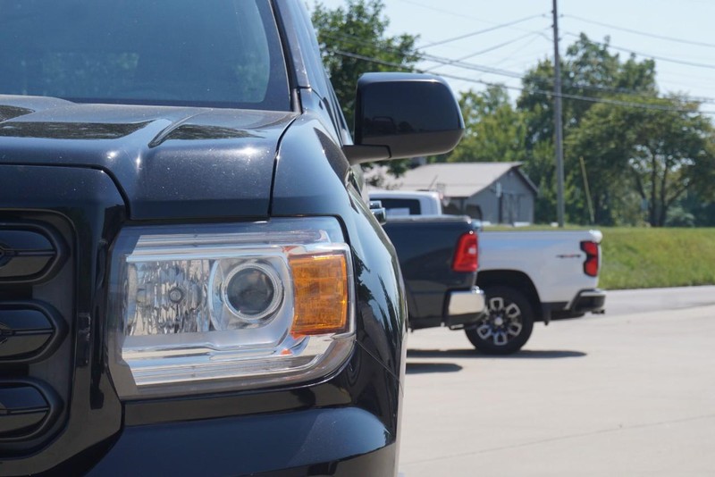GMC Canyon Vehicle Full-screen Gallery Image 10