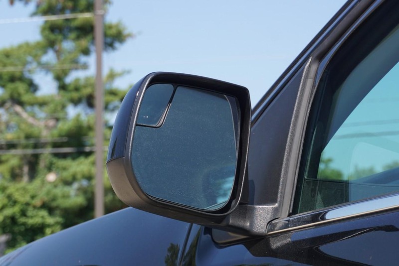 GMC Canyon Vehicle Full-screen Gallery Image 18