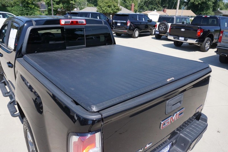 GMC Canyon Vehicle Full-screen Gallery Image 19