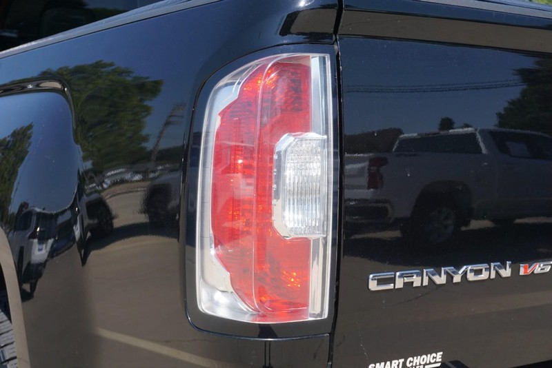 GMC Canyon Vehicle Full-screen Gallery Image 20