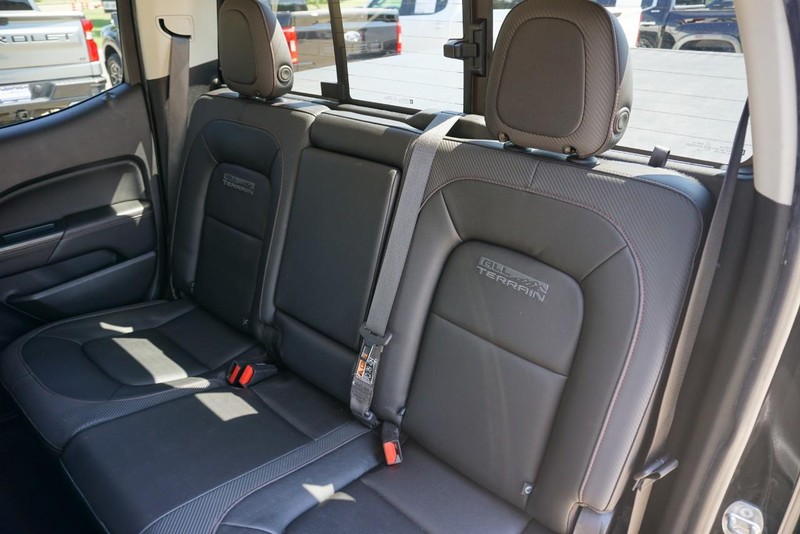 GMC Canyon Vehicle Full-screen Gallery Image 31