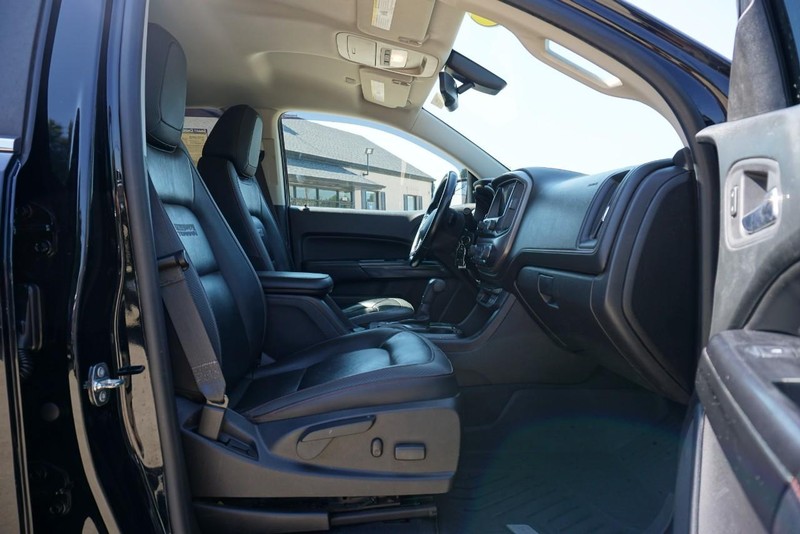 GMC Canyon Vehicle Full-screen Gallery Image 34
