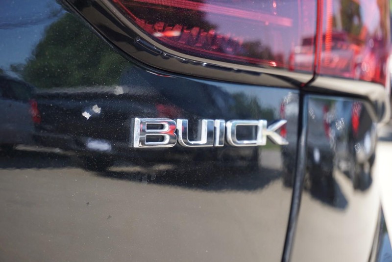 Buick Envision Vehicle Full-screen Gallery Image 19