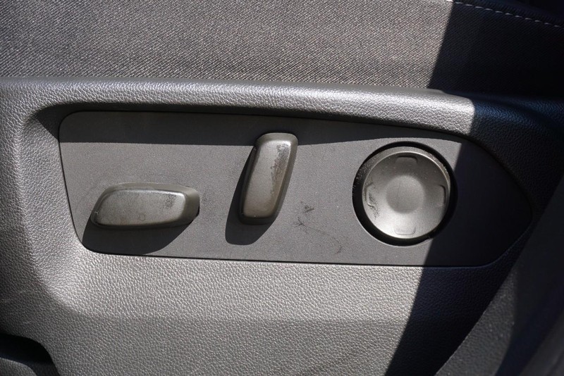 Buick Envision Vehicle Full-screen Gallery Image 23