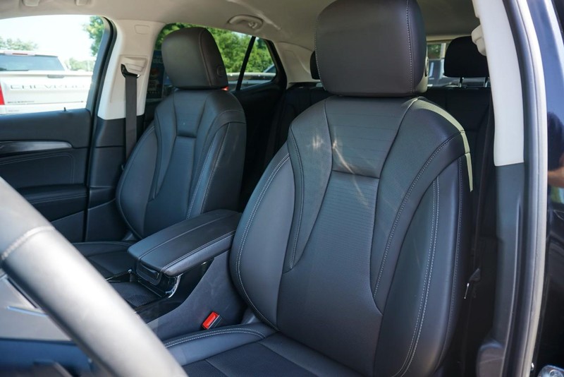 Buick Envision Vehicle Full-screen Gallery Image 24