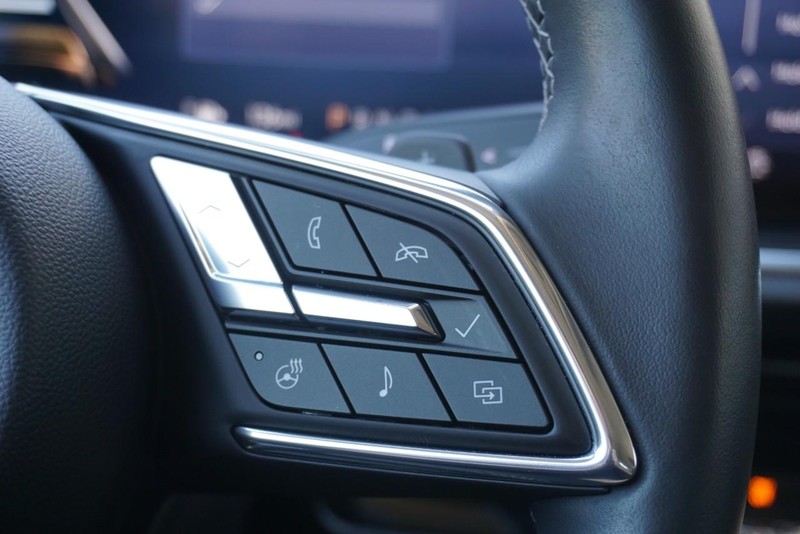 Buick Envision Vehicle Full-screen Gallery Image 38