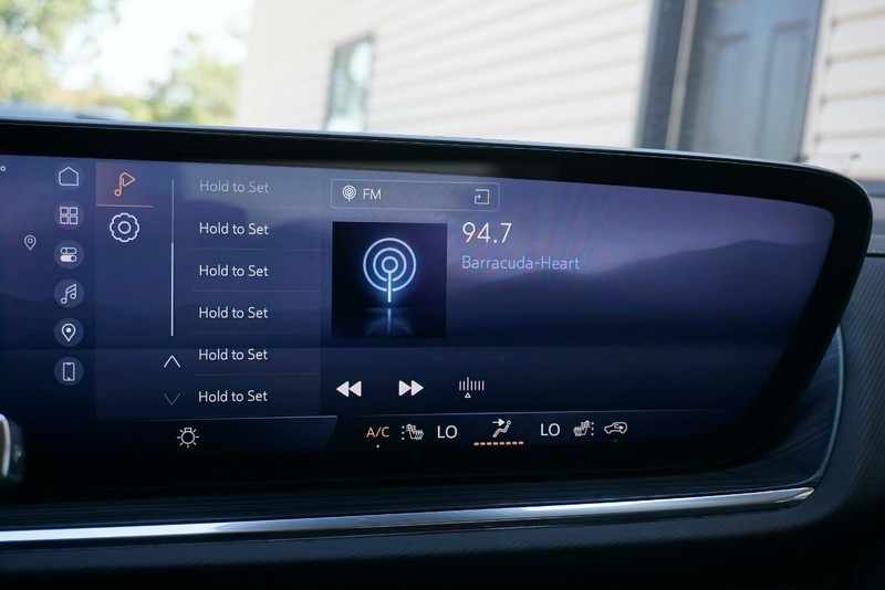 Buick Envision Vehicle Full-screen Gallery Image 41