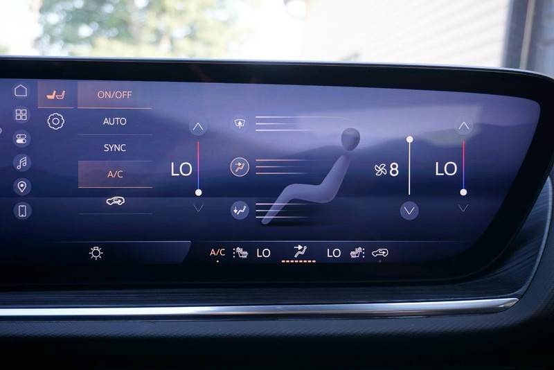 Buick Envision Vehicle Full-screen Gallery Image 49