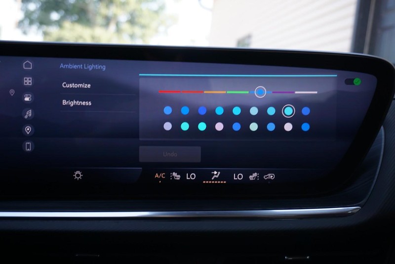 Buick Envision Vehicle Full-screen Gallery Image 50