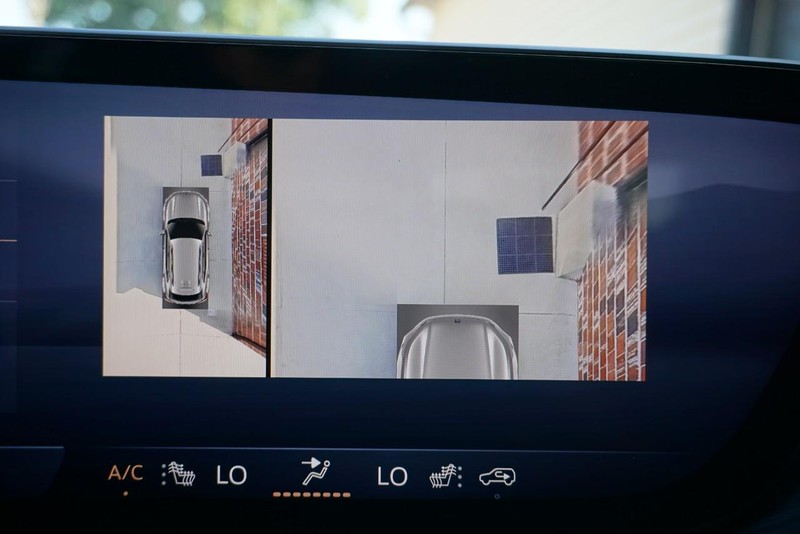 Buick Envision Vehicle Full-screen Gallery Image 52