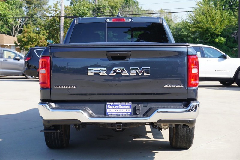 Ram 1500 Vehicle Full-screen Gallery Image 04