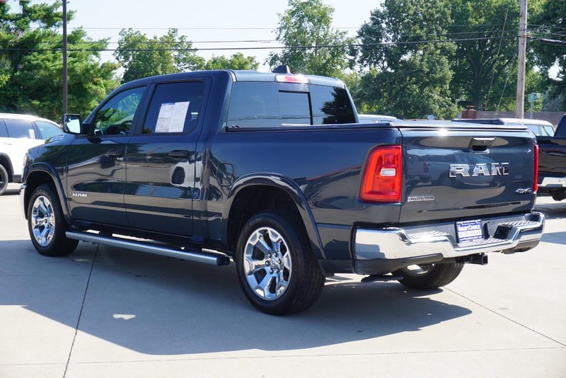 Ram 1500 Vehicle Full-screen Gallery Image 05