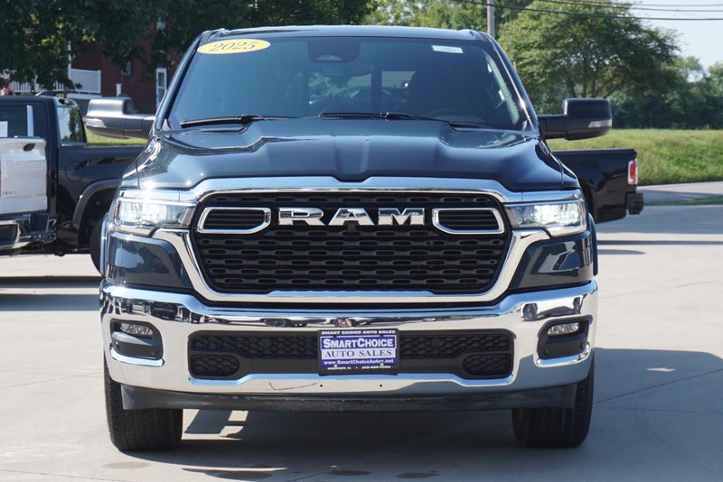 Ram 1500 Vehicle Full-screen Gallery Image 08