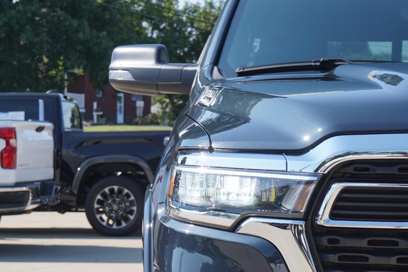 Ram 1500 Vehicle Full-screen Gallery Image 09