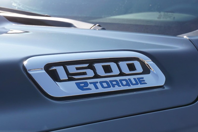 Ram 1500 Vehicle Full-screen Gallery Image 12