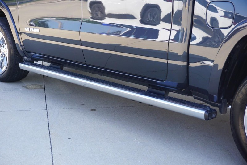 Ram 1500 Vehicle Full-screen Gallery Image 17